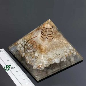 Piramide Orgonite Piedra Luna 9X9Cm - Promineral