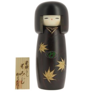 Kokeshi Zogan Momiji - Tierra Zen